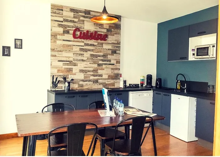 Le Courbet Topdestination-dijon - Centre - Classe 3 Etoiles *